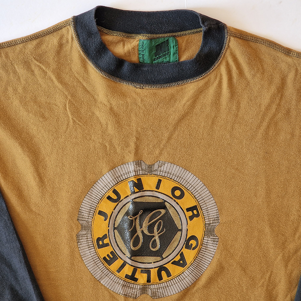 Close up of a design on a t-shirt from the Fantômas collection.